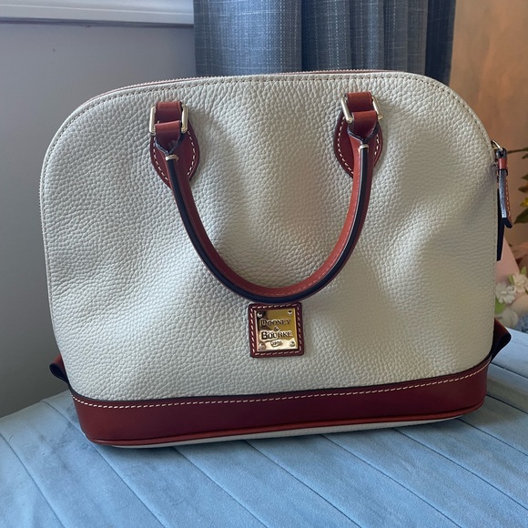 Dooney and Bourke bag - Picture 5 of 8